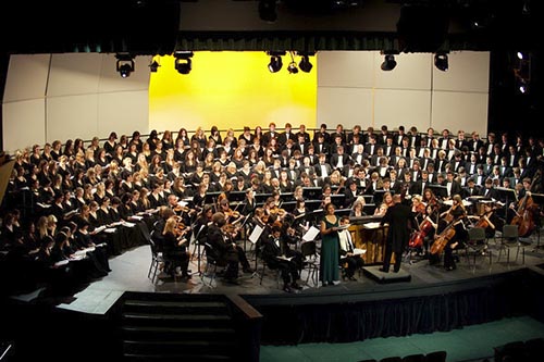Oratorio perform on stage