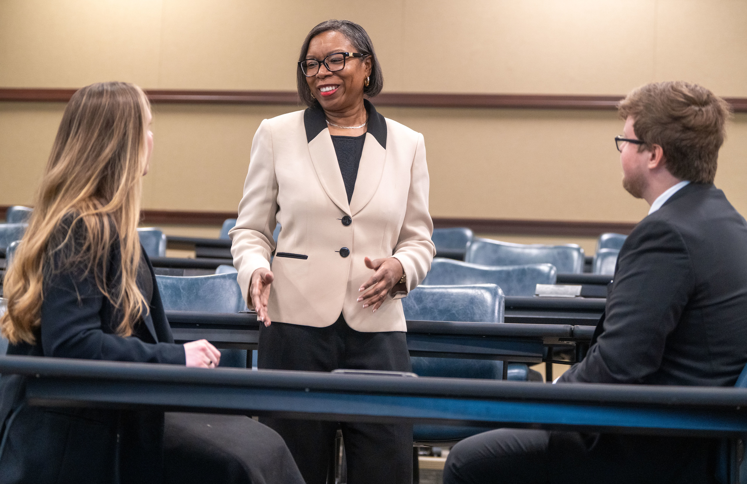 Conflict Resolution Clinic image featuring Dr. Tracey Carter