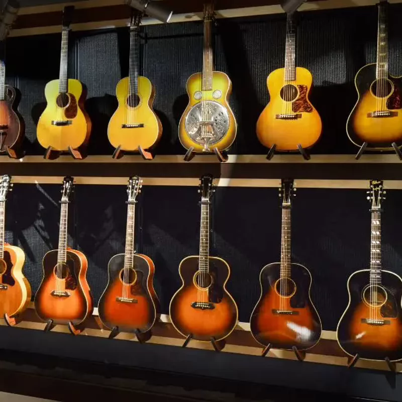 feature-acoustic-guitar-display.webp