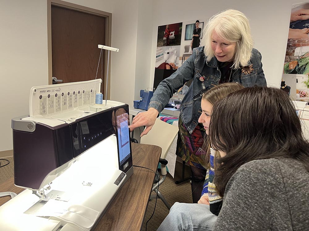 SVP Worldwide partners with Belmont for art class