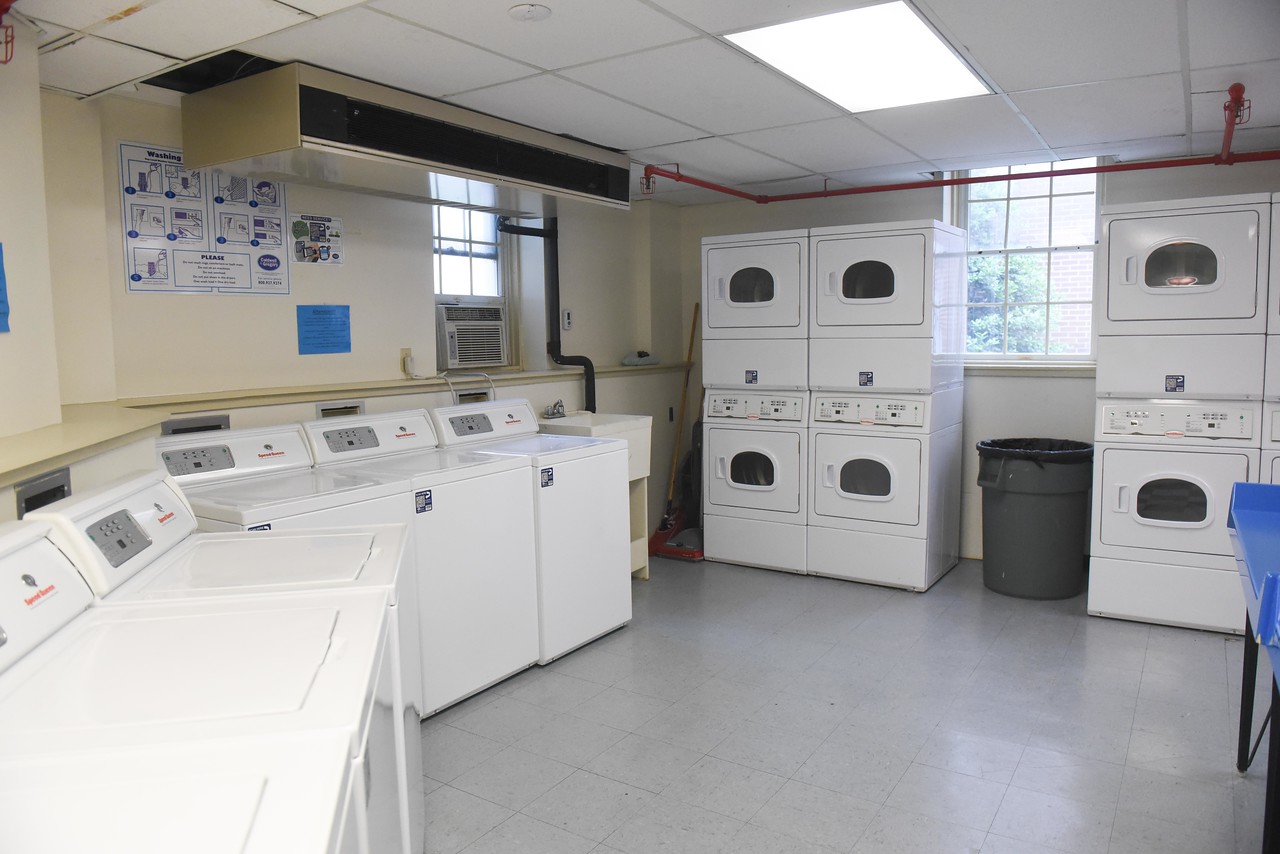 Pembroke Laundry room
