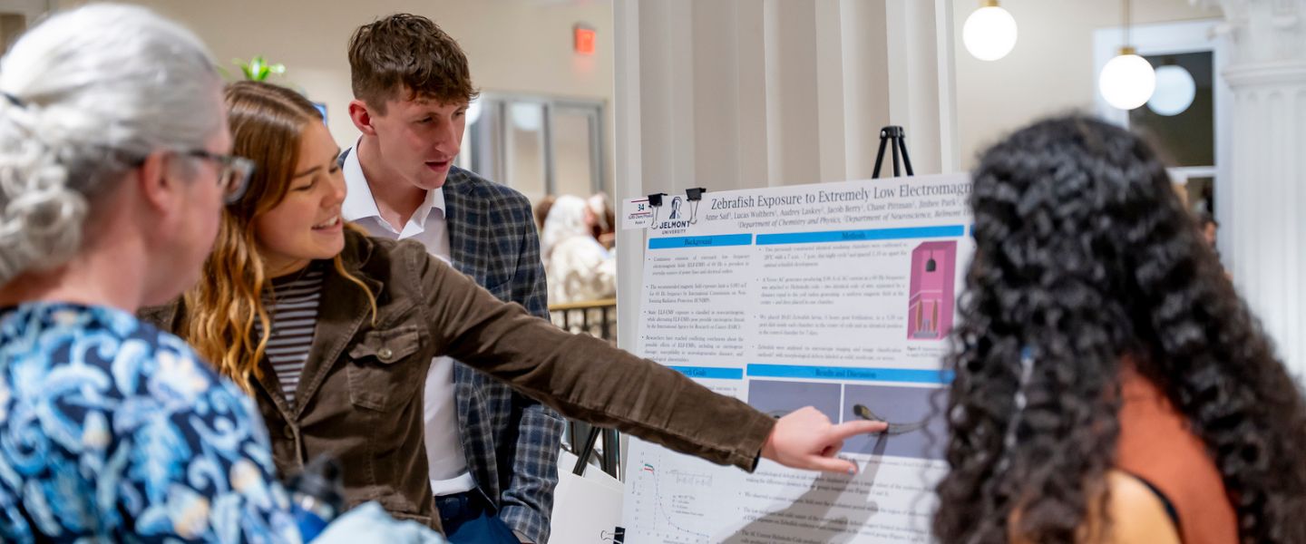 Students presenting their research at SURS